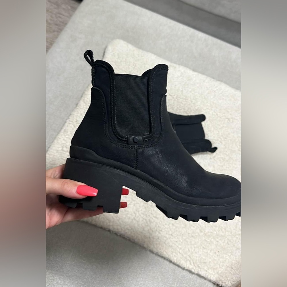 Steve Madden boot